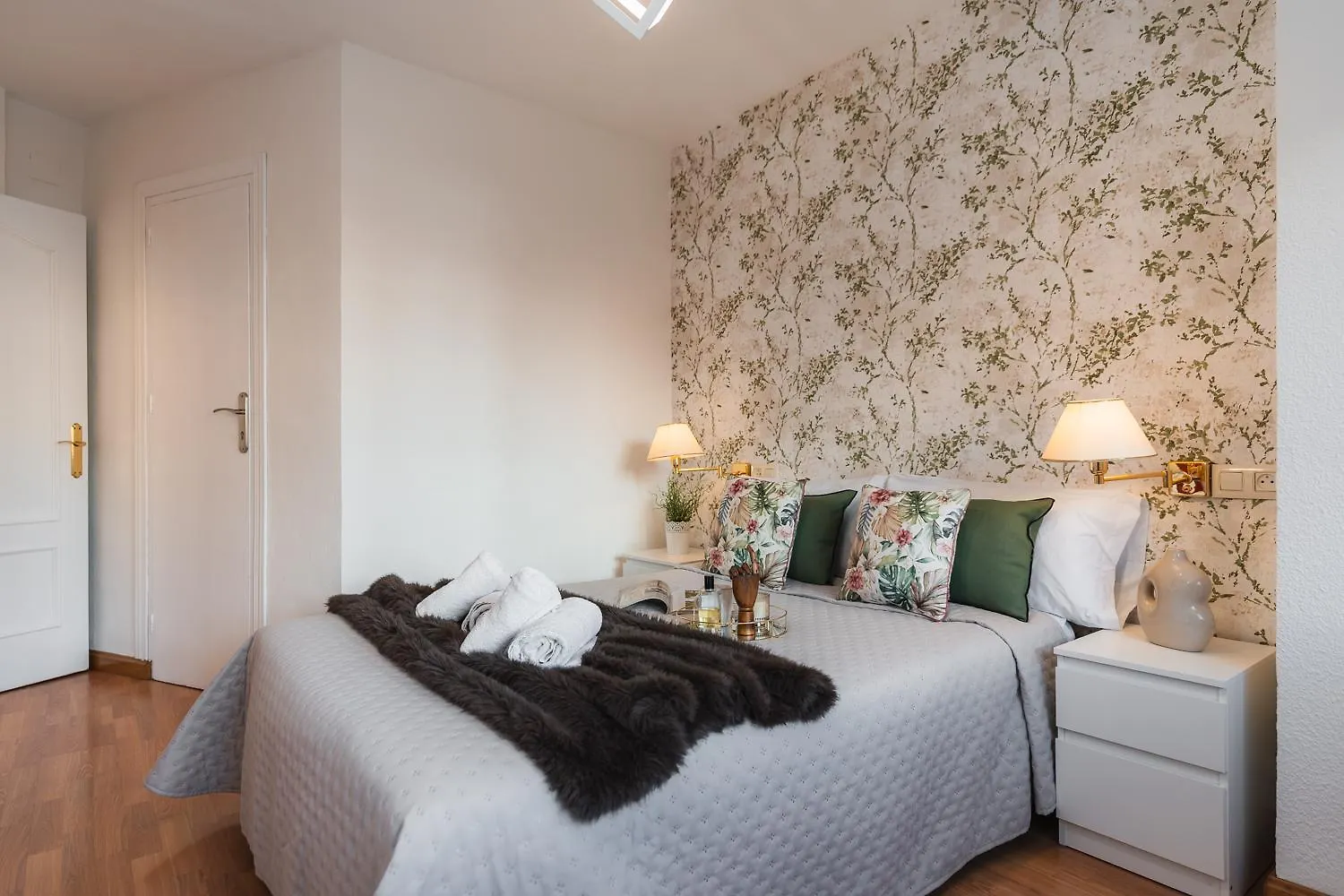 Tuguest Maestro Breton Apartment Grenade